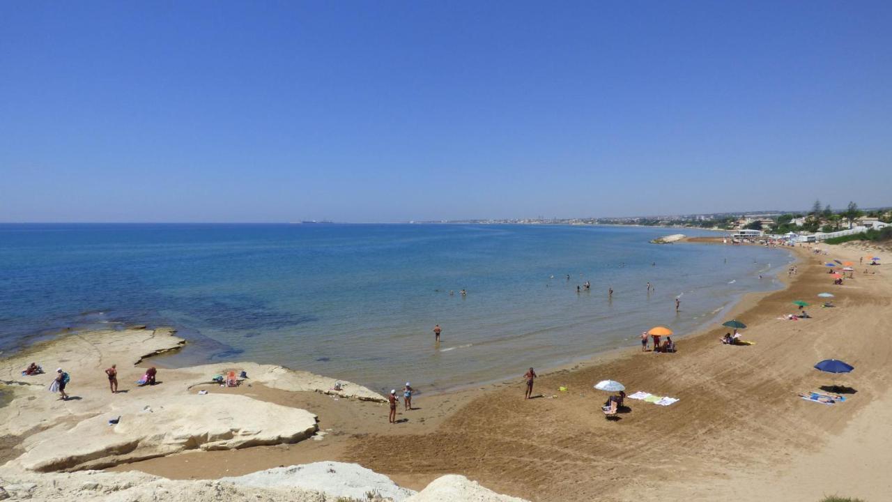 פוצאלו La Villa Rosa Al Mare מראה חיצוני תמונה