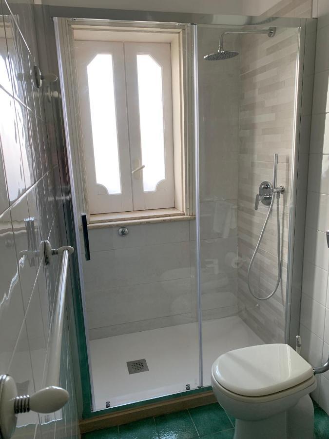פוצאלו La Villa Rosa Al Mare מראה חיצוני תמונה