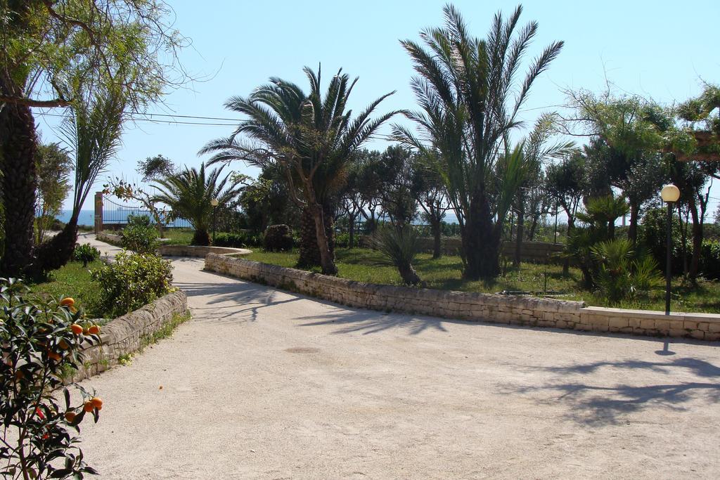 פוצאלו La Villa Rosa Al Mare מראה חיצוני תמונה