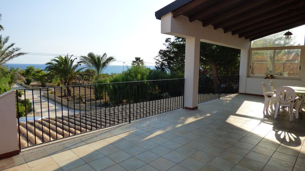 פוצאלו La Villa Rosa Al Mare מראה חיצוני תמונה