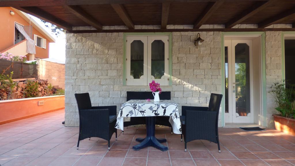 פוצאלו La Villa Rosa Al Mare מראה חיצוני תמונה