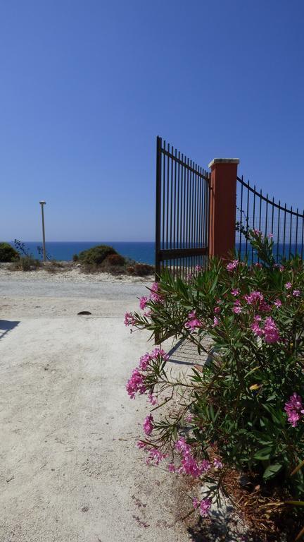 פוצאלו La Villa Rosa Al Mare מראה חיצוני תמונה