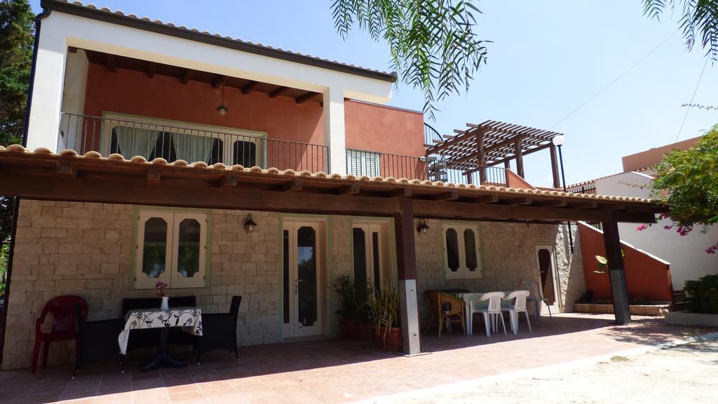 פוצאלו La Villa Rosa Al Mare מראה חיצוני תמונה
