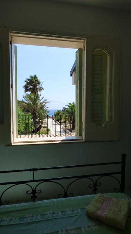 פוצאלו La Villa Rosa Al Mare מראה חיצוני תמונה